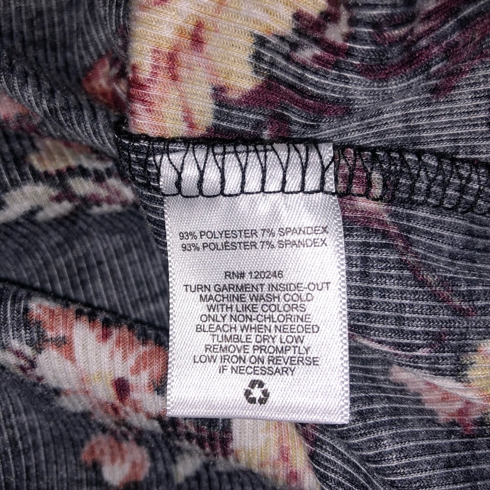Mock-Neck Ribbed Top M - Picture 6 of 6
